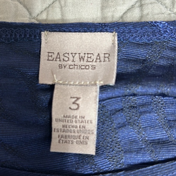 Chicos EASYWEAR Navy Textured Slinky Stretch Tunic Top Hi Low Sz 3 - Picture 5 of 9